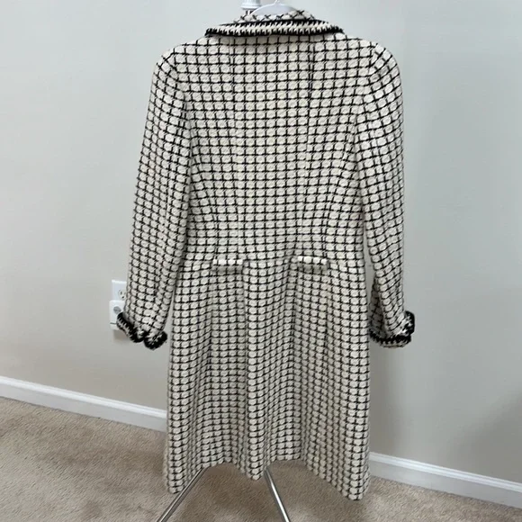 CHANEL Vintage Wool Boucle Long Jacket - Picture 2 of 16